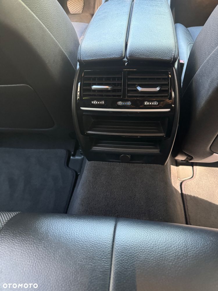 BMW Seria 5 520d Sport Line - 24