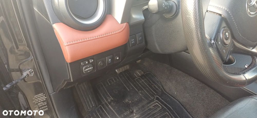 Toyota RAV4 2.2 D-CAT Premium - 5