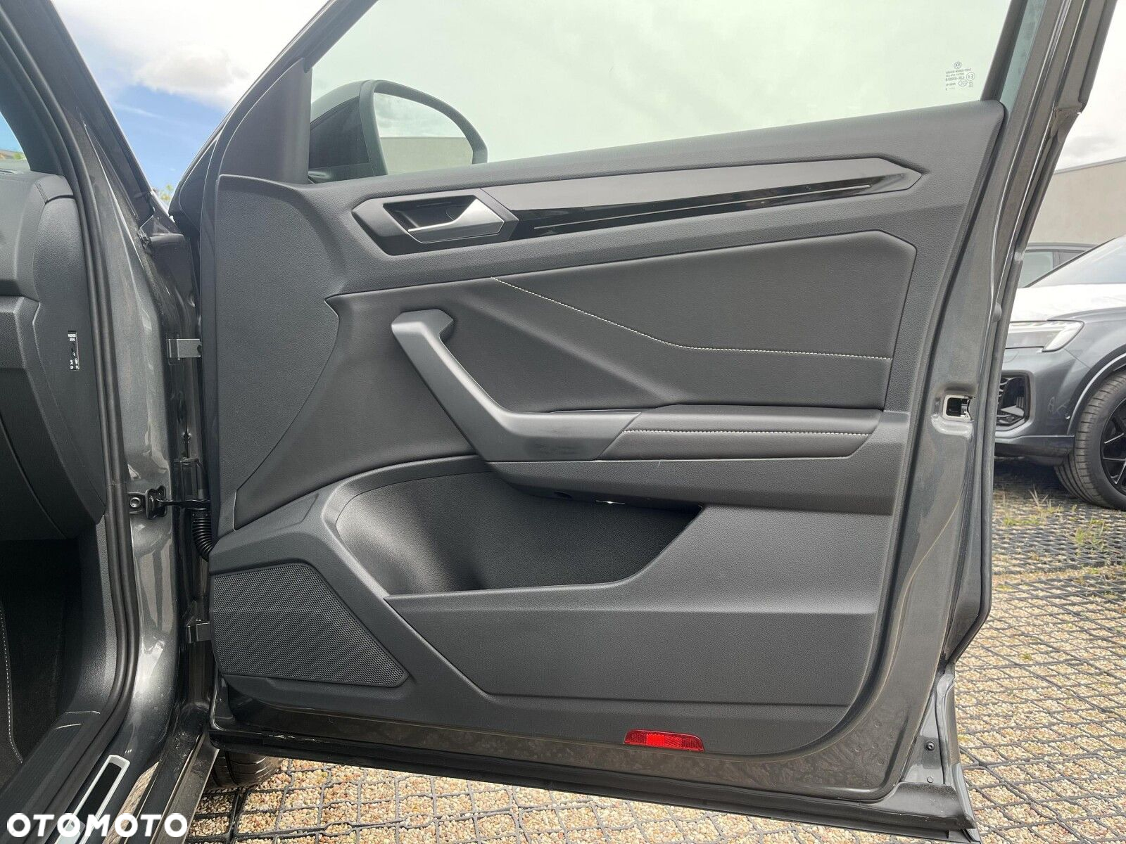 Volkswagen T-Roc - 25
