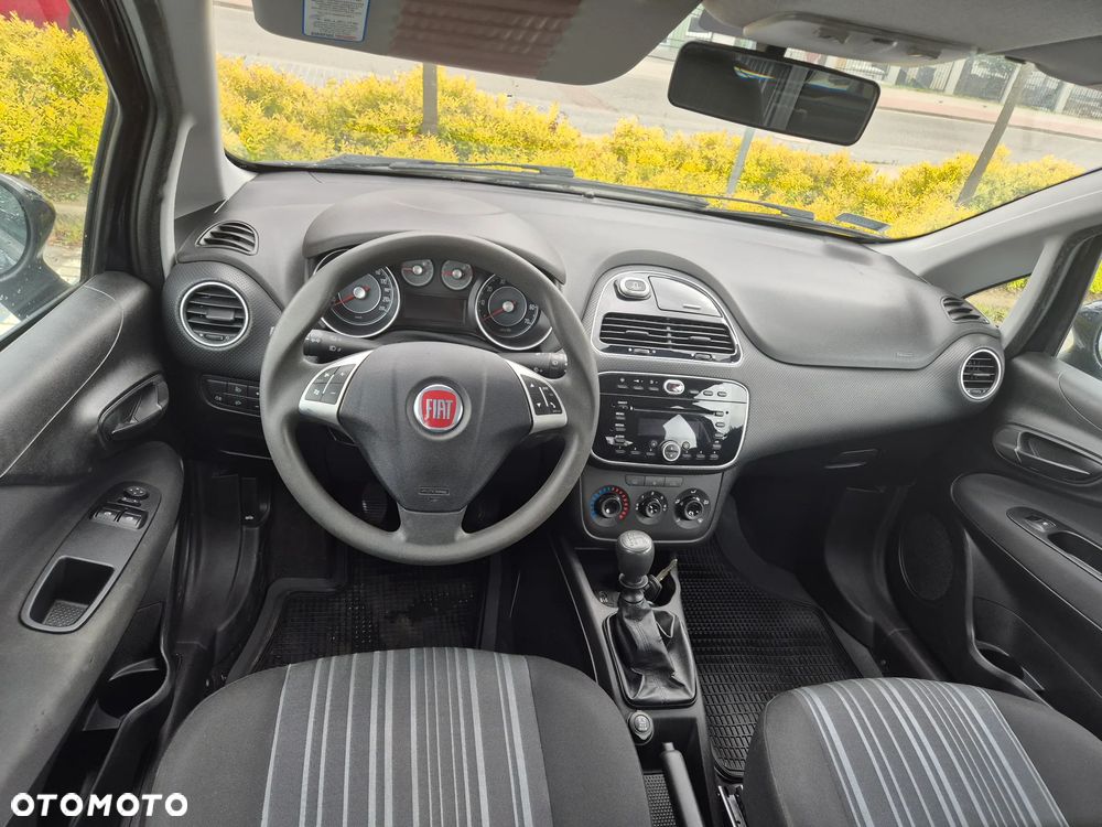 Fiat Grande Punto Actual 1.4 8V Estiva Blue&Me - 10