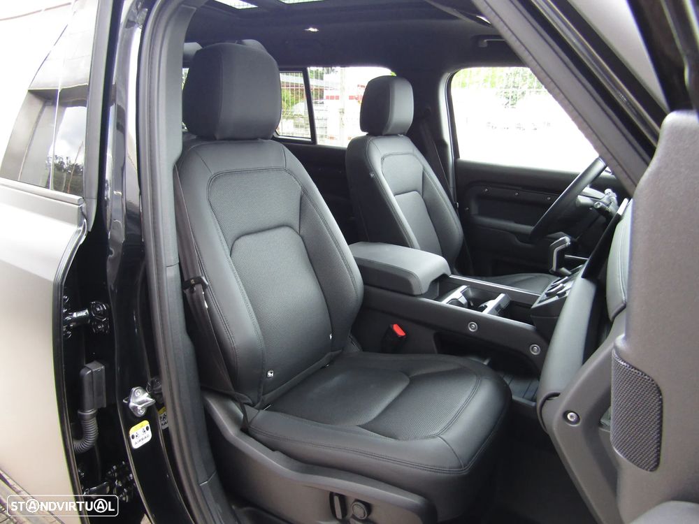 Land Rover Defender 2.0 P300e 110 AWD X-Dynamic SE - 29