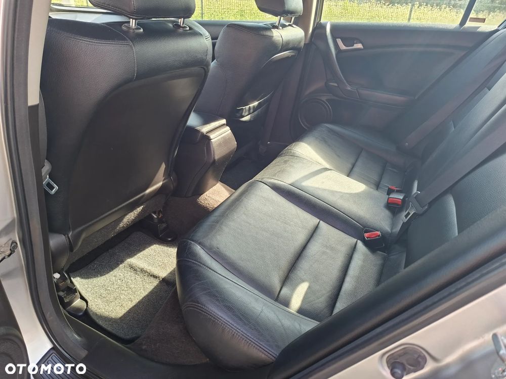 Honda Accord 2.0 Executive - 16