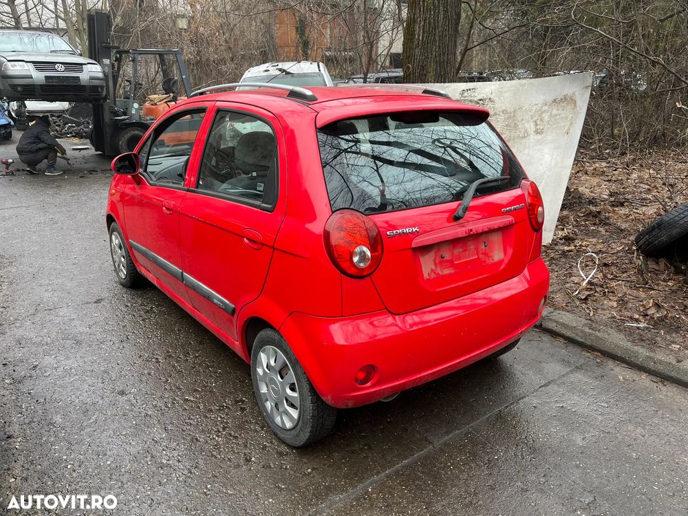 Dezmembrez Chevrolet Spark 2006 rosu benzina - 3
