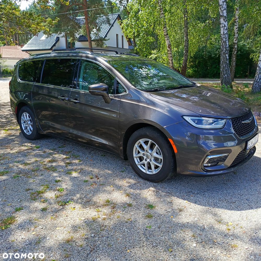 Chrysler Pacifica - 2