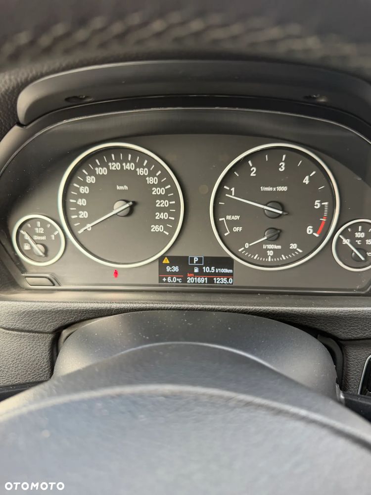 BMW Seria 3 318d - 15