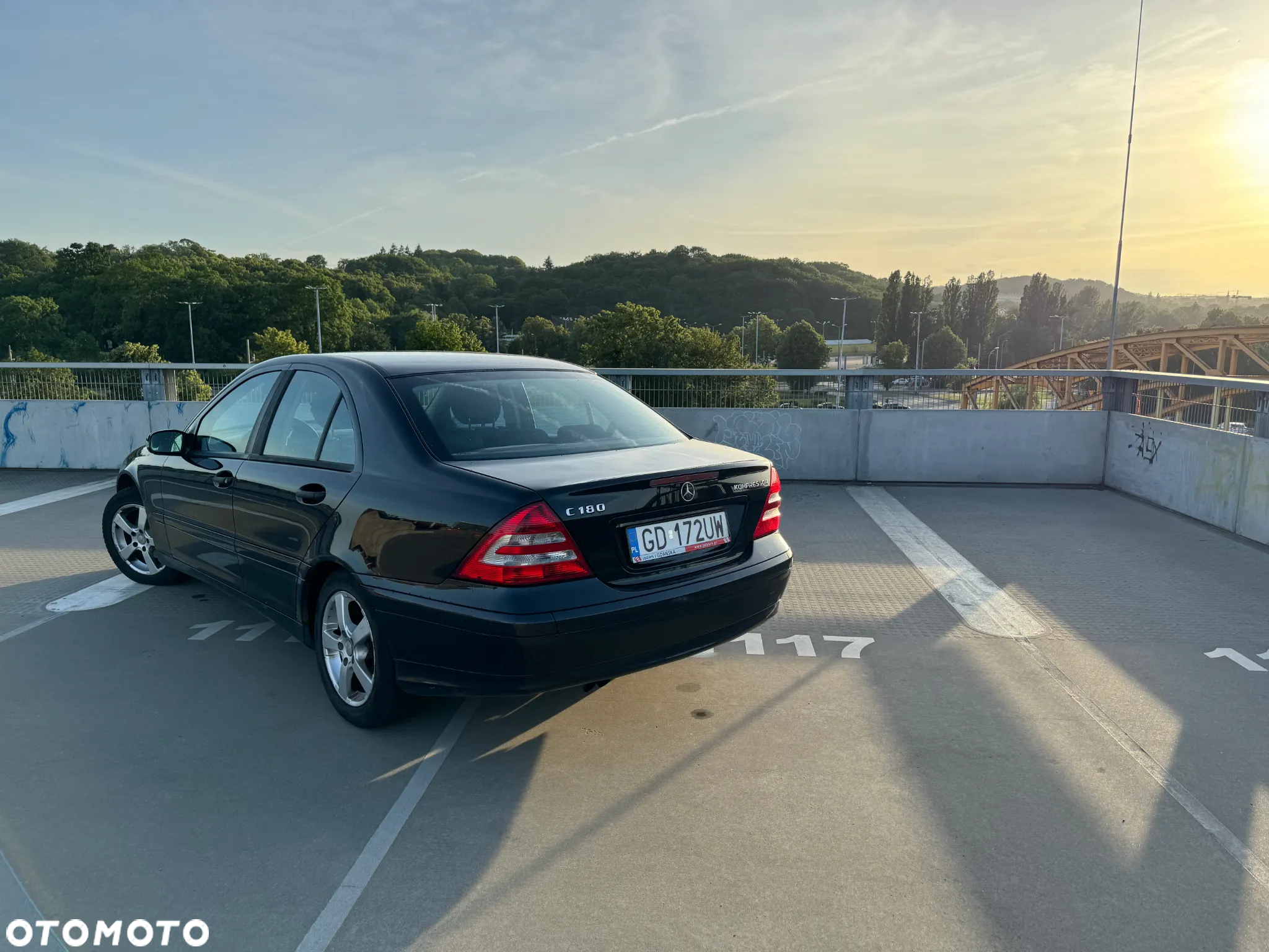 Mercedes-Benz Klasa C 180 T Kompressor Classic - 12