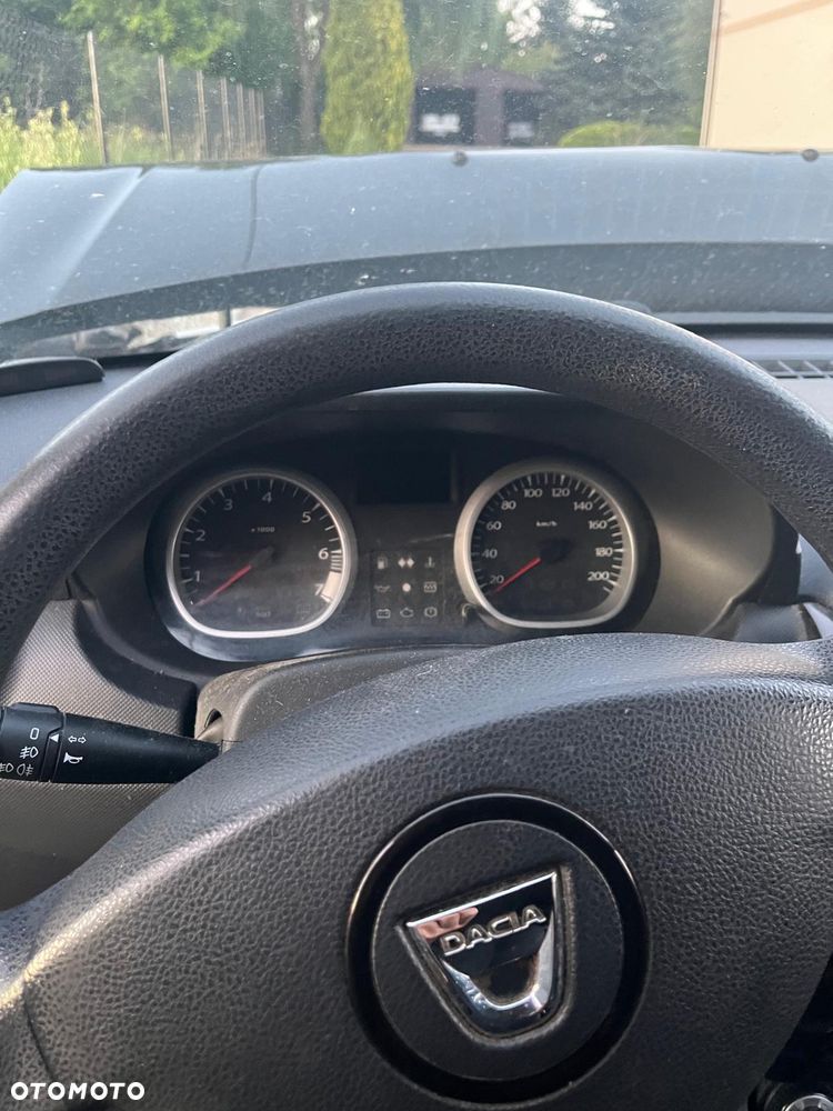 Dacia Duster 1.6 - 10