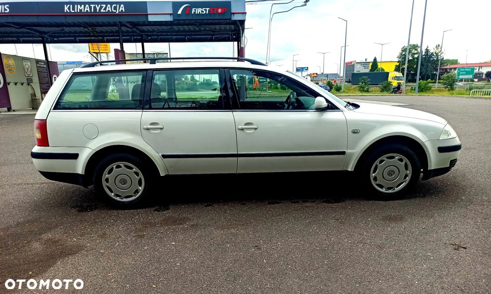 Volkswagen Passat 1.9 TDI Highline - 3