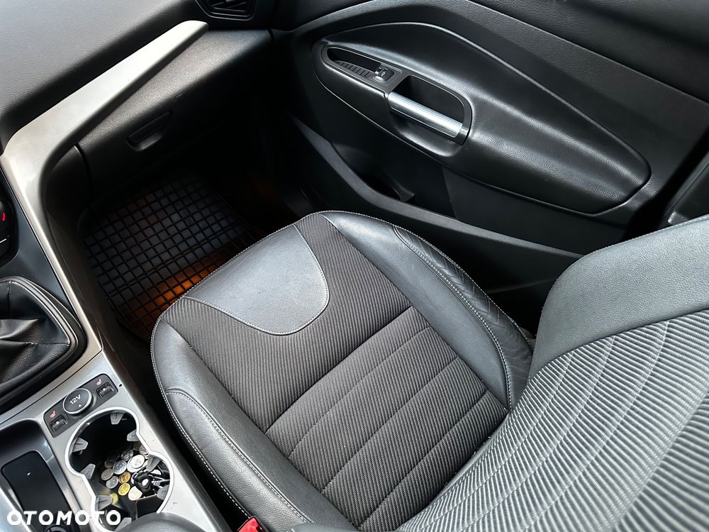 Ford Kuga - 29