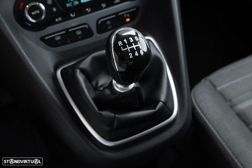 Ford Tourneo Connect 1.6 TDCi Titanium - 18
