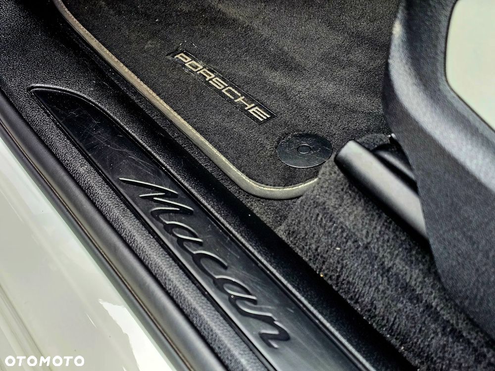 Porsche Macan Standard - 24