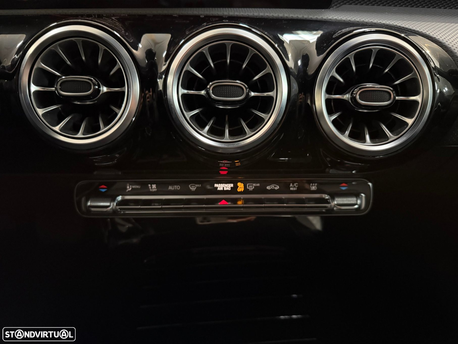 Mercedes-Benz A 250 e Style Plus - 22