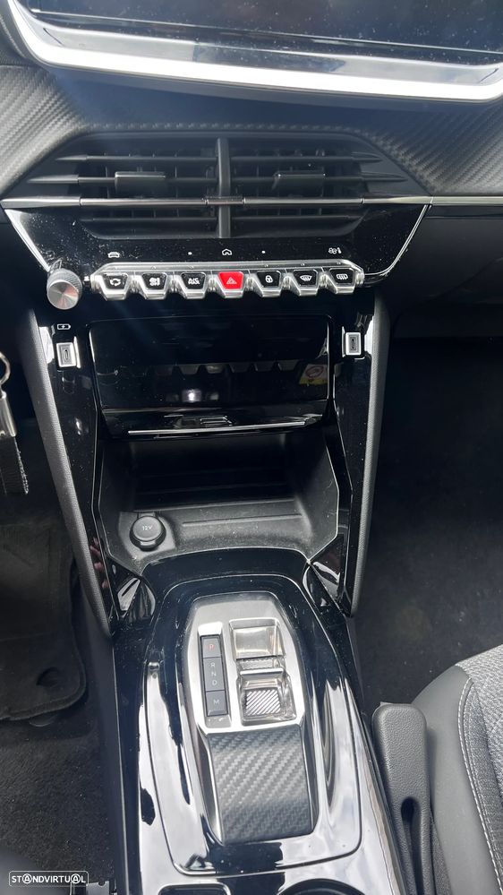Peugeot 2008 - 9