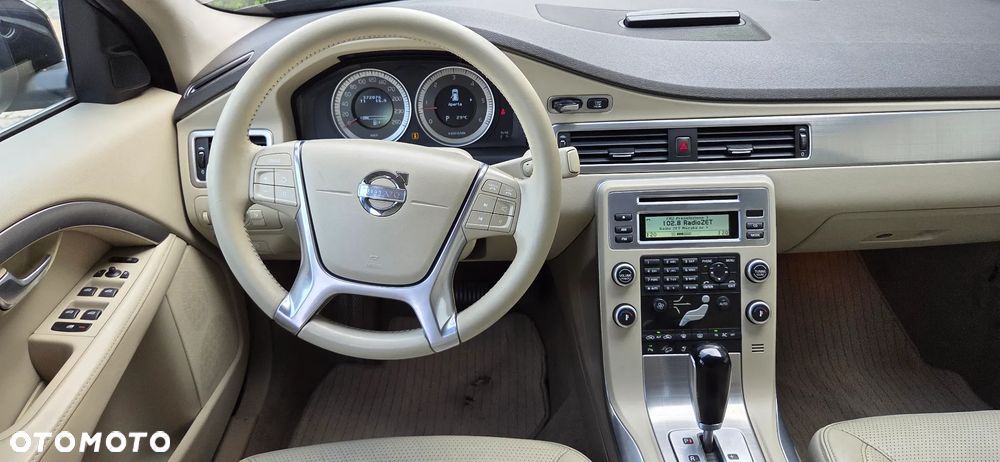 Volvo XC 70 D5 AWD Momentum - 17