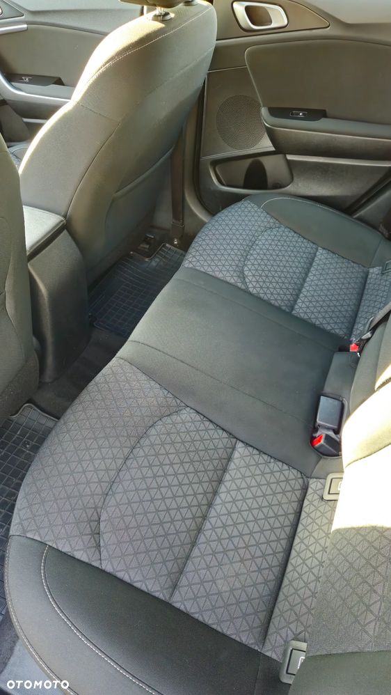 Kia Ceed 1.6 CRDi SCR M - 7