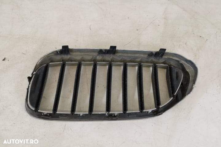 Grila Centrala Radiator Nara Dreapta Originala In Stare Buna 2021 2022 - 4