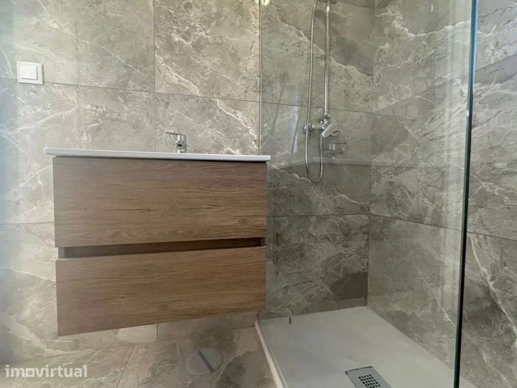 Moradia T4, Térrea - Grande imagem: 4/4