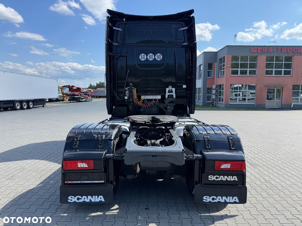 Scania S 590 V8 BOGATA WERSJA 6 PODUSZEK - 7