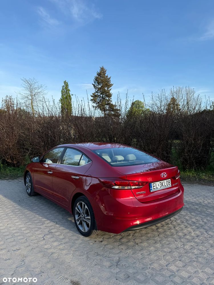 Hyundai Elantra 1.6 Classic Plus - 2