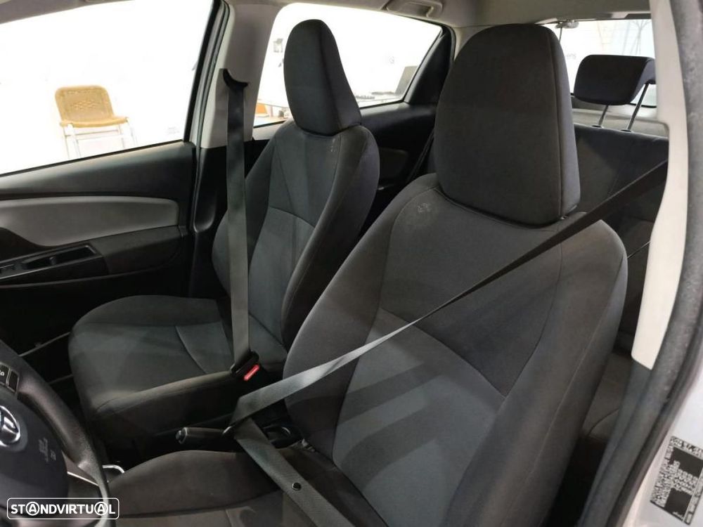 Toyota Yaris 1.5 HSD Active - 5
