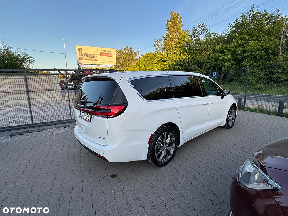 Chrysler Pacifica - 3
