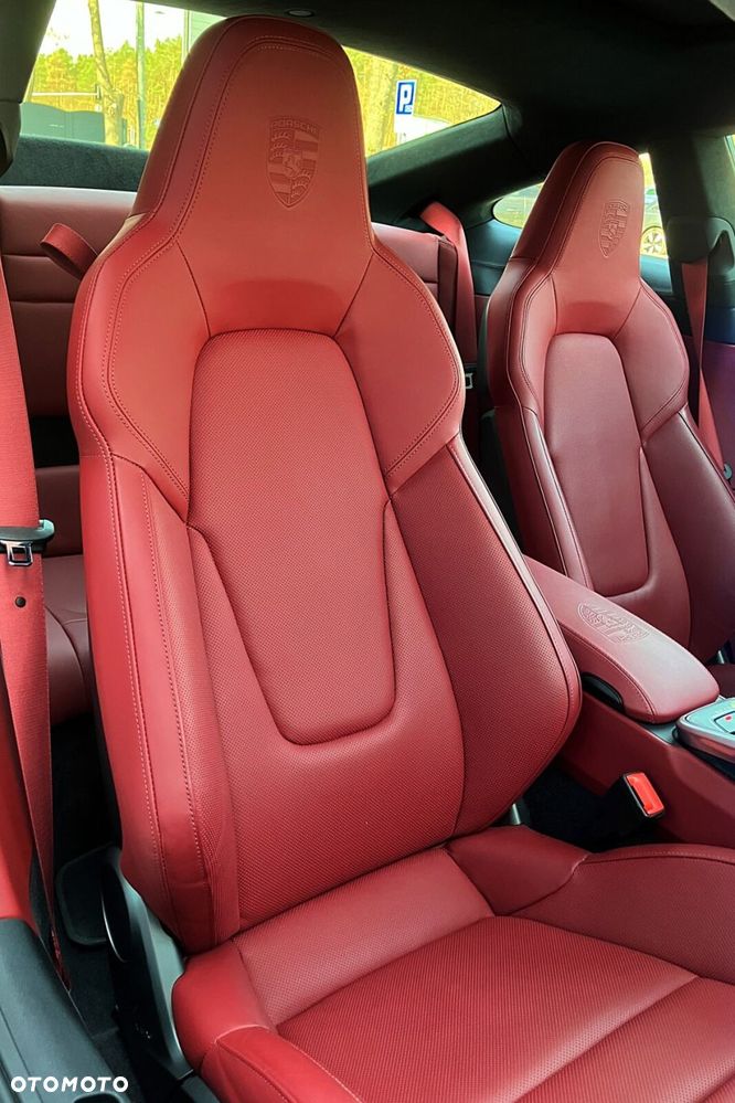 Porsche 911 Carrera - 35