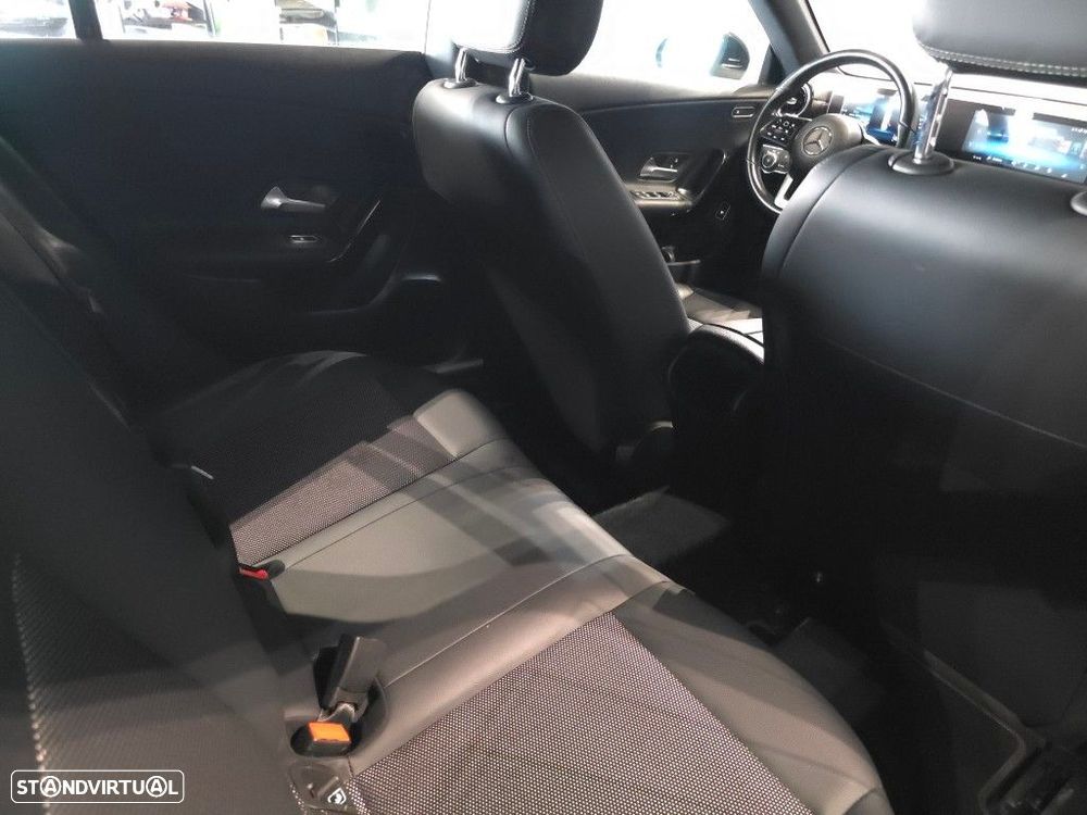 Mercedes-Benz CLA 180 d Shooting Brake AMG Line Aut. - 24