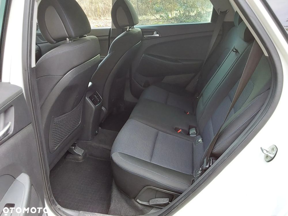 Hyundai Tucson 1.6 GDI BlueDrive GO 2WD - 15