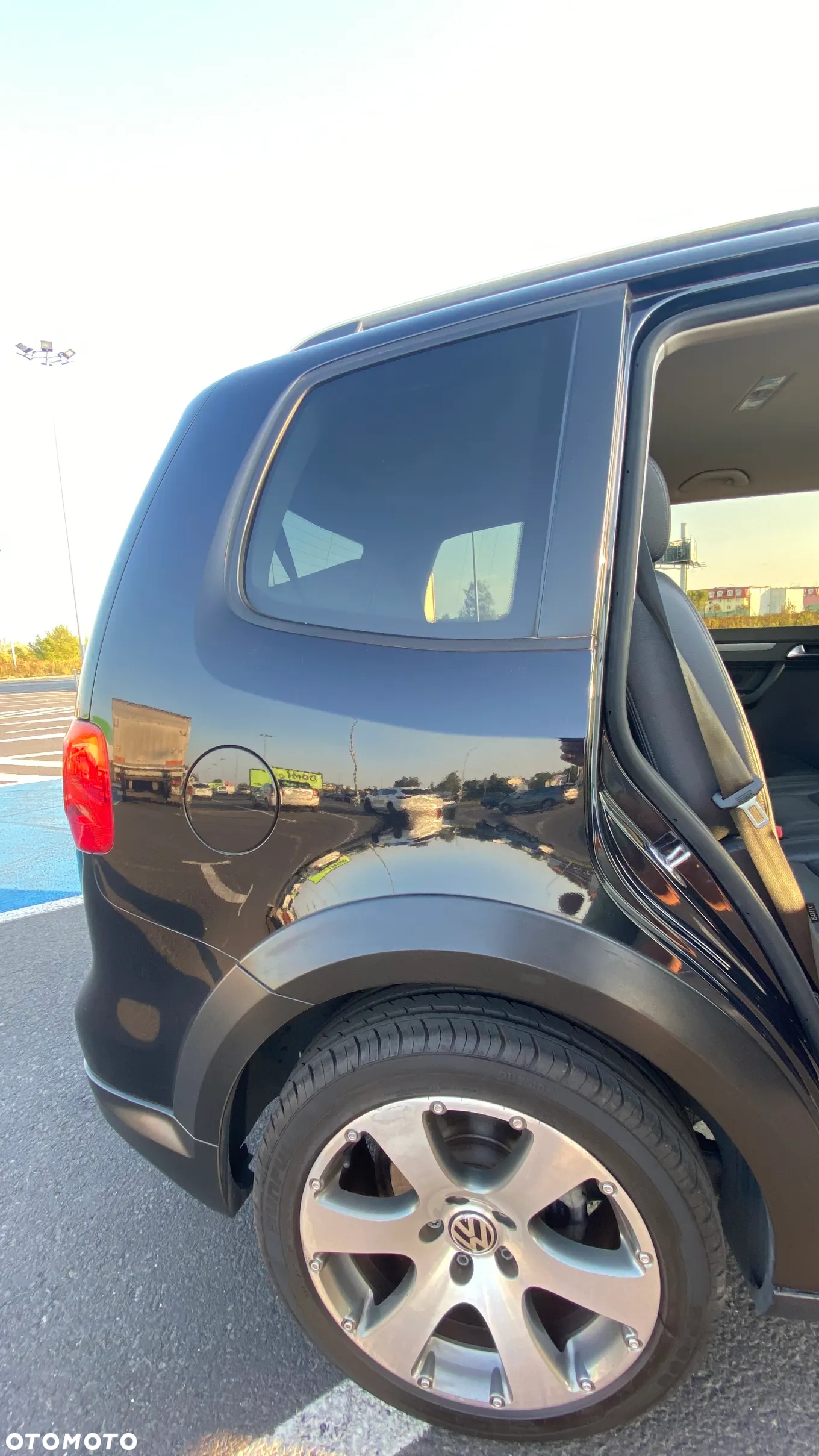 Volkswagen Touran 1.4 TSI Cross DSG - 8