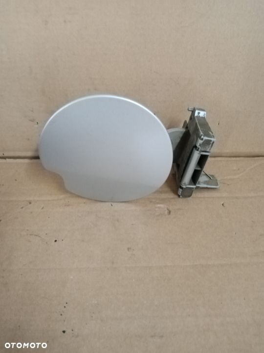 Klapka wlewu paliwa Peugeot 307 SW Kombi Srebrna W Kolor EZRC - 1