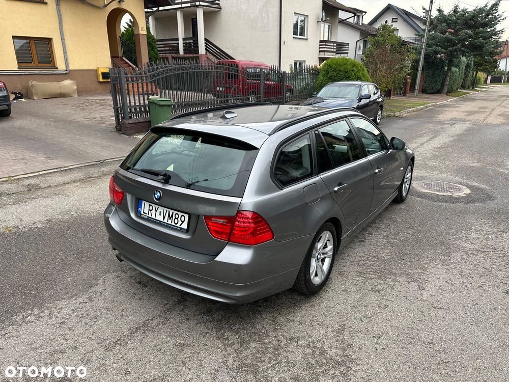 BMW Seria 3 318i - 15