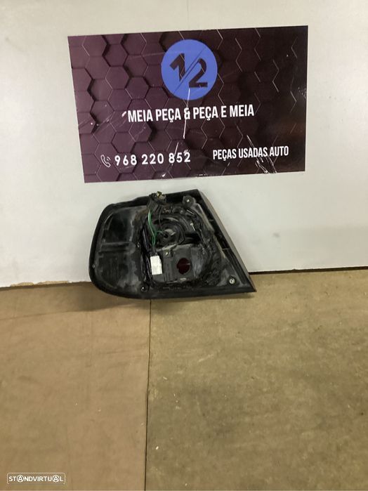 Farolim traseiro direito Nissan almera - 2