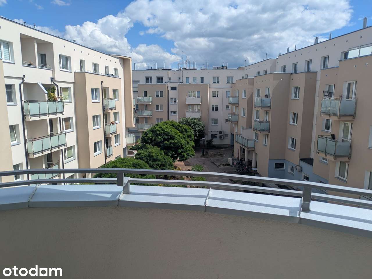 3 pokojowe z balkonem miejscem garażowym i piwnicą - BLISKO SKM