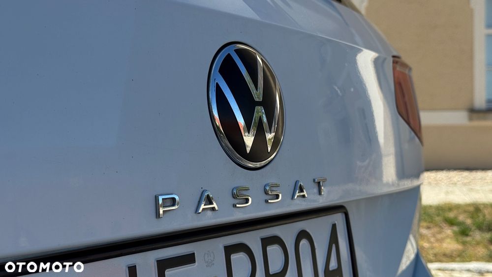 Volkswagen Passat - 16