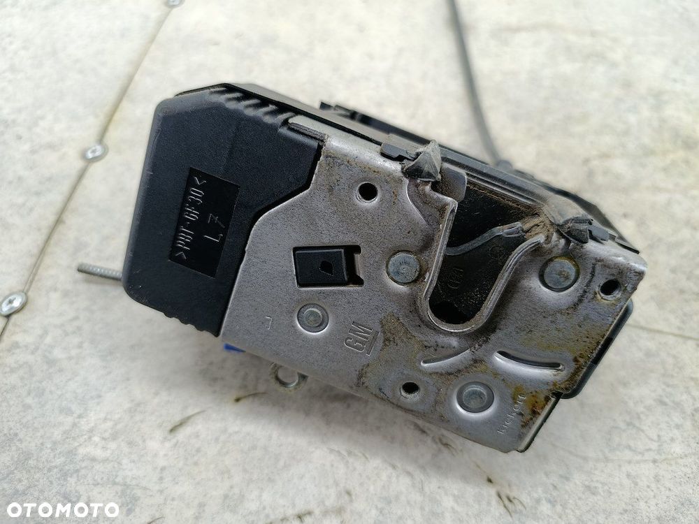 ZAMEK DRZWI LEWY PRZÓD OPEL VIVARO A 8200008260 91166230 - 7
