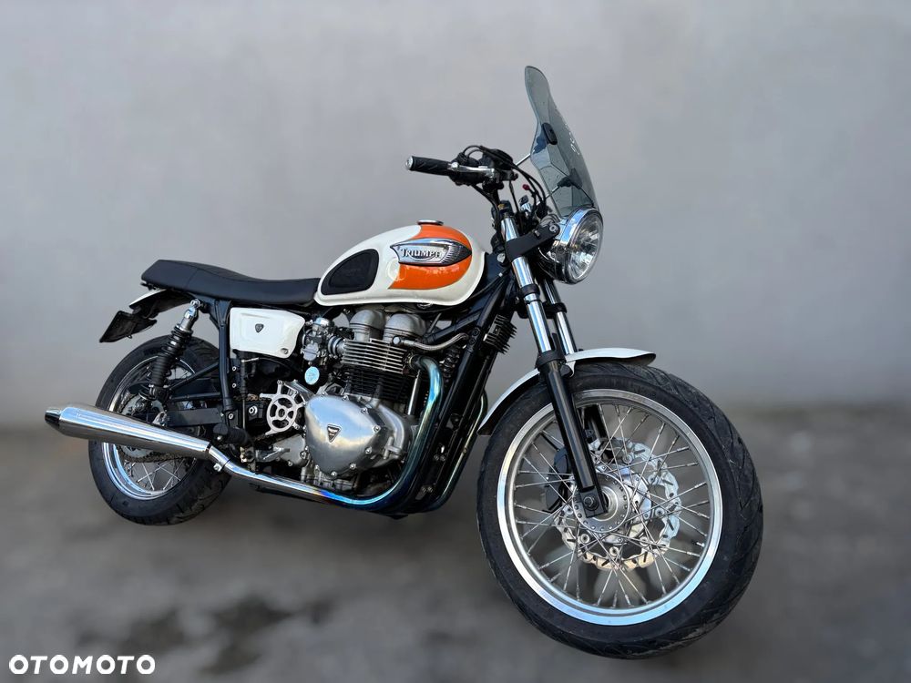 Triumph Bonneville - 1