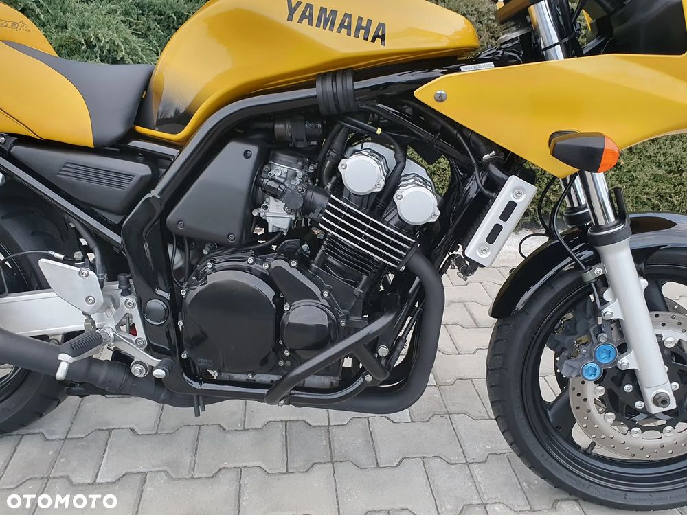 Yamaha FZS - 21