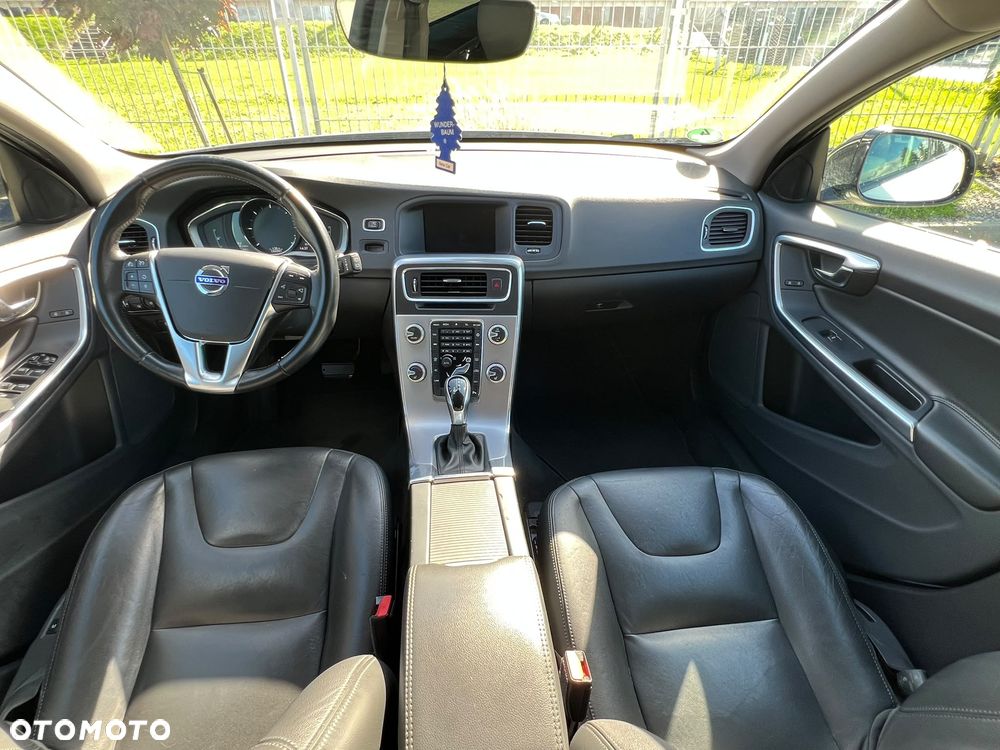 Volvo V60 D3 Geartronic Summum - 31