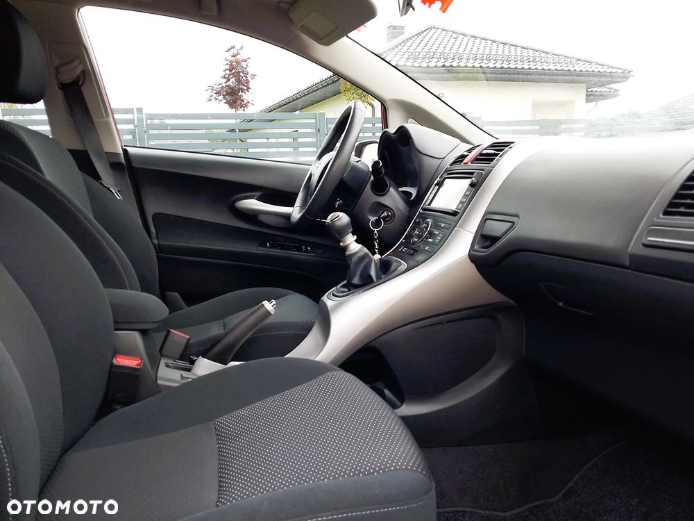 Toyota Auris - 8