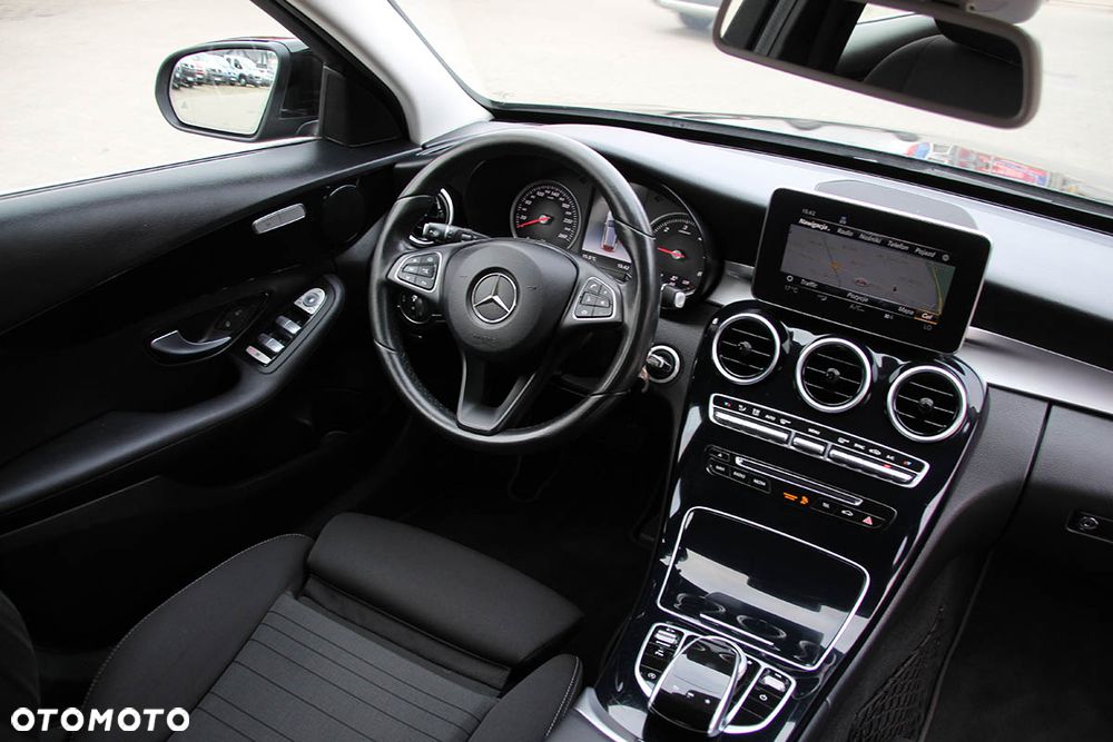 Mercedes-Benz Klasa C 200 d 9G-TRONIC Avantgarde - 24