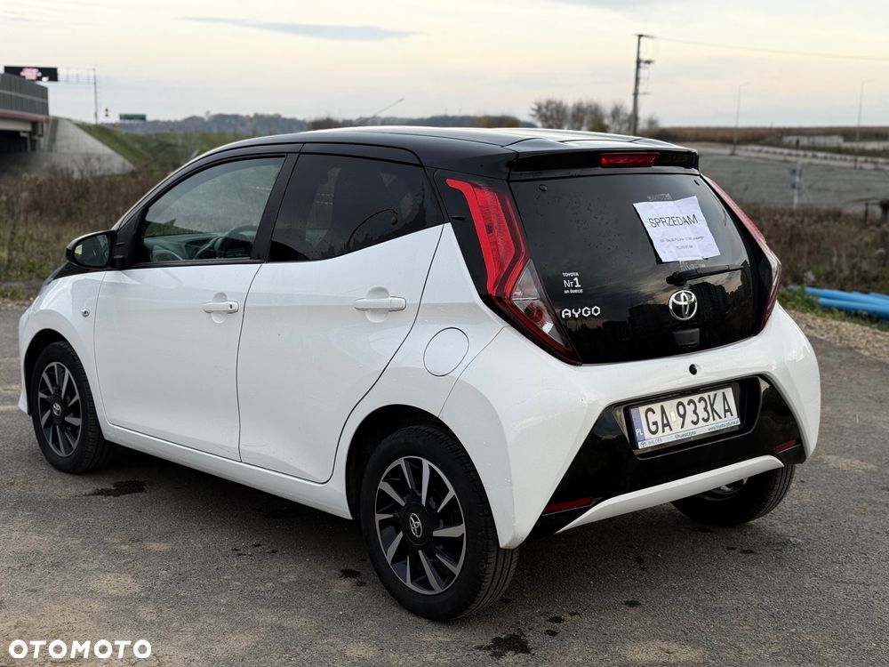 Toyota Aygo 1.0 VVT-i Color Edition - 2