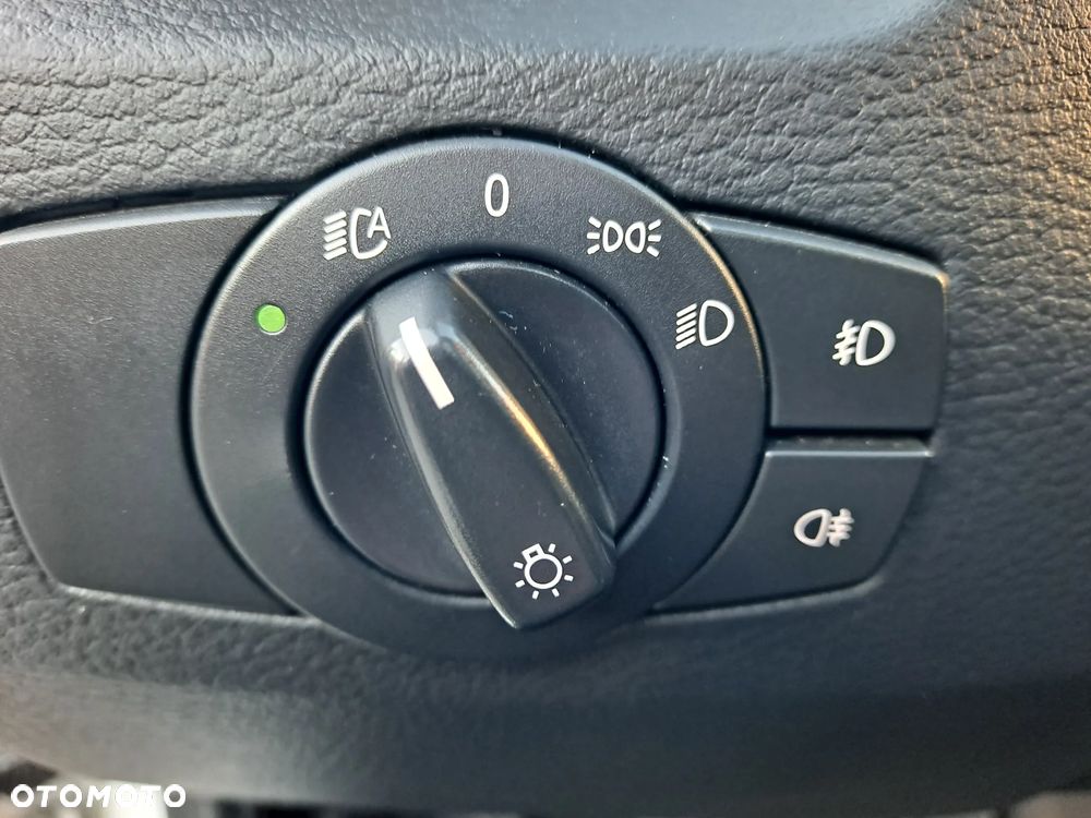 BMW X1 sDrive18i Sport Line - 36