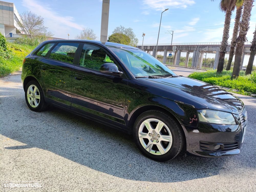 Audi A3 1.6 TDI Attraction - 8