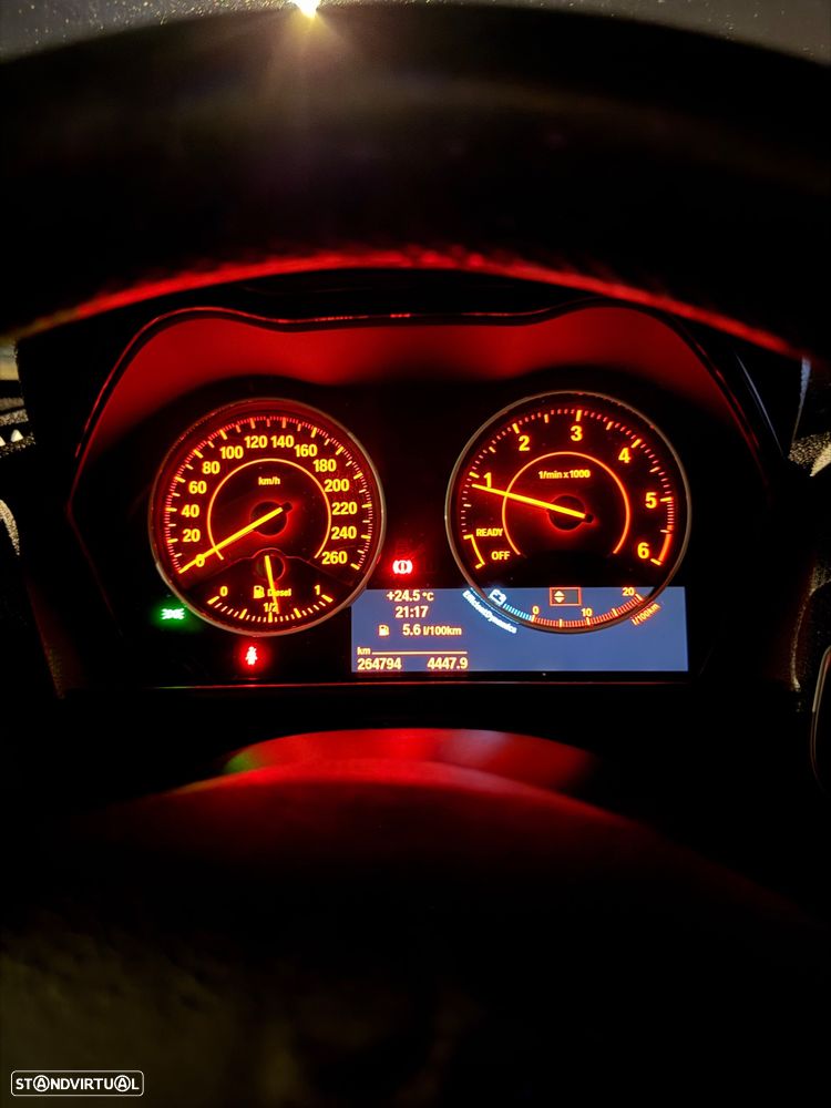 BMW 118 d Pack M - 12