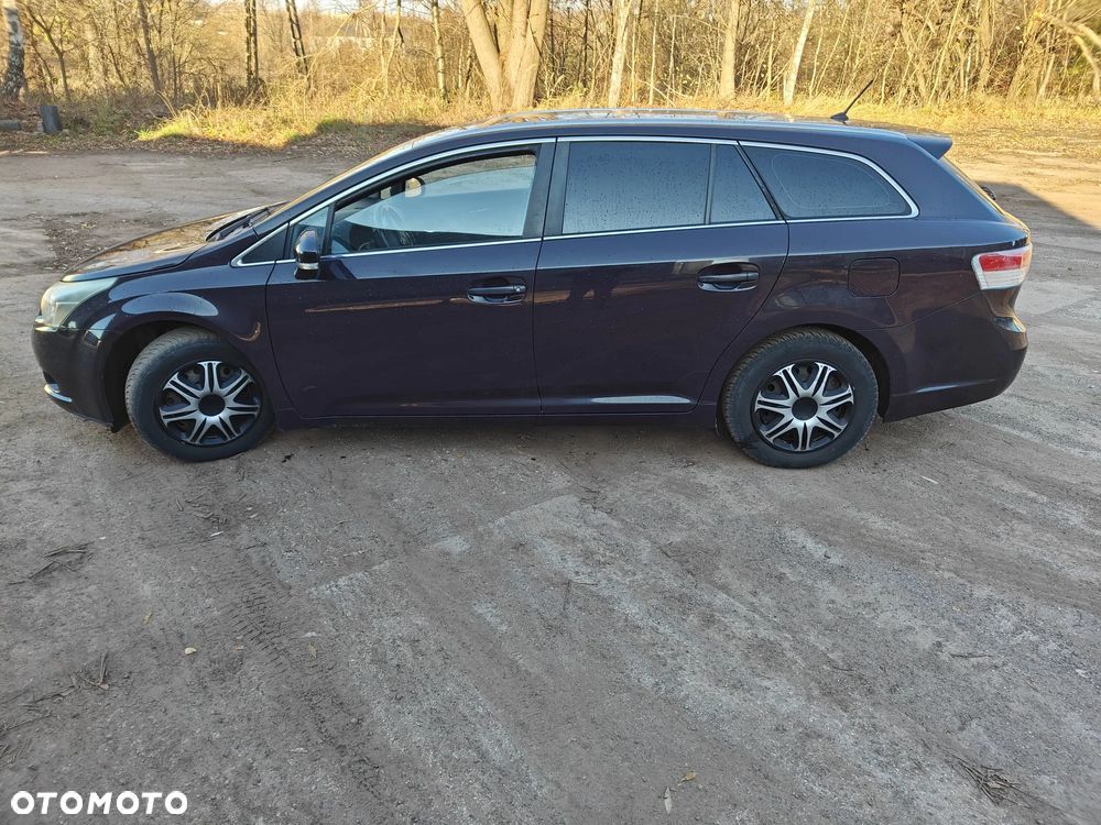 Toyota Avensis 1.6 Luna - 2