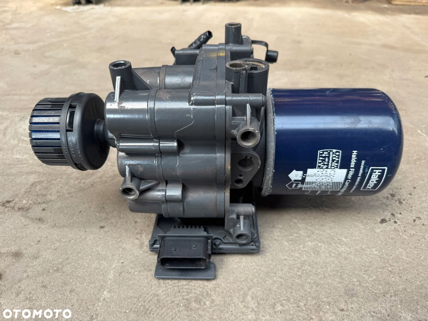 ZAWÓR OSUSZACZ APM POWIETRZA MERCEDES ACTROS MP 4 A0004469564 - 2