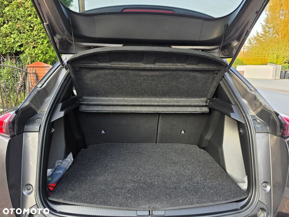 Peugeot 2008 BlueHDi 130 EAT8 GT - 19