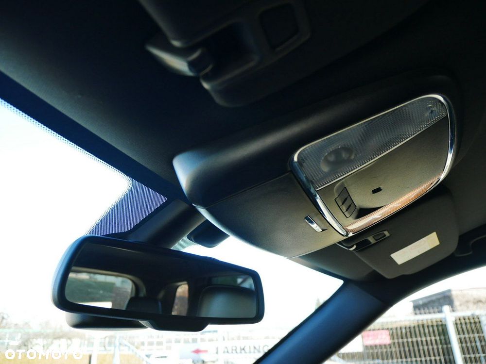 Jeep Grand Cherokee - 29