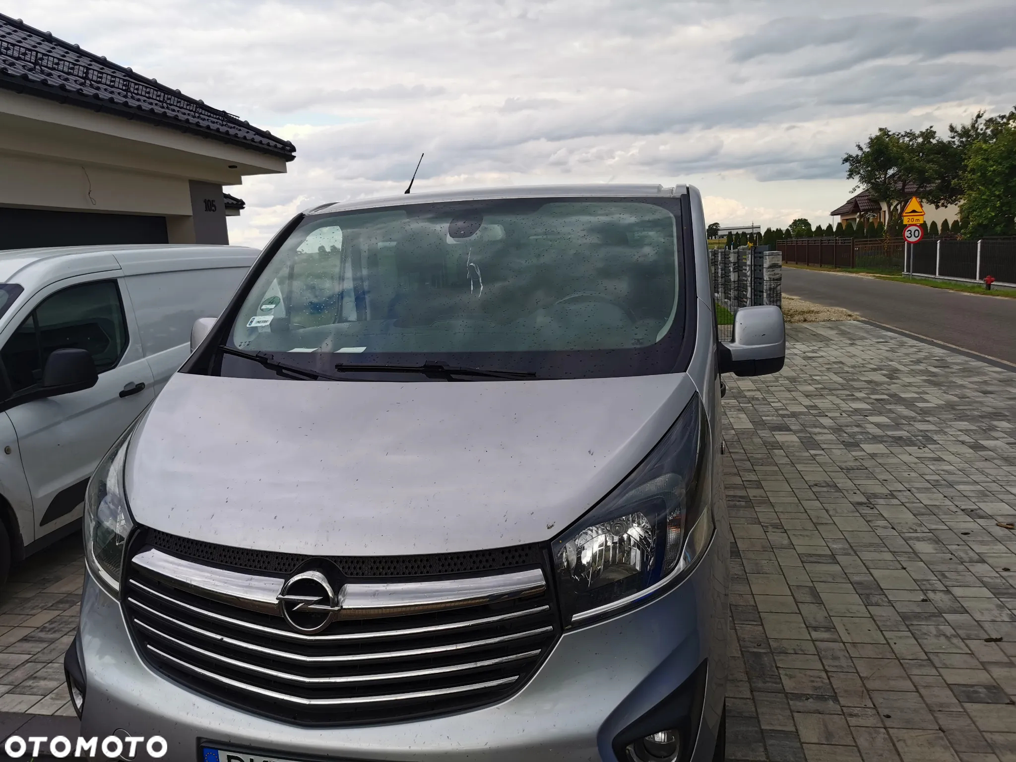 Opel Vivaro L2H1 2,9t Edition - 2