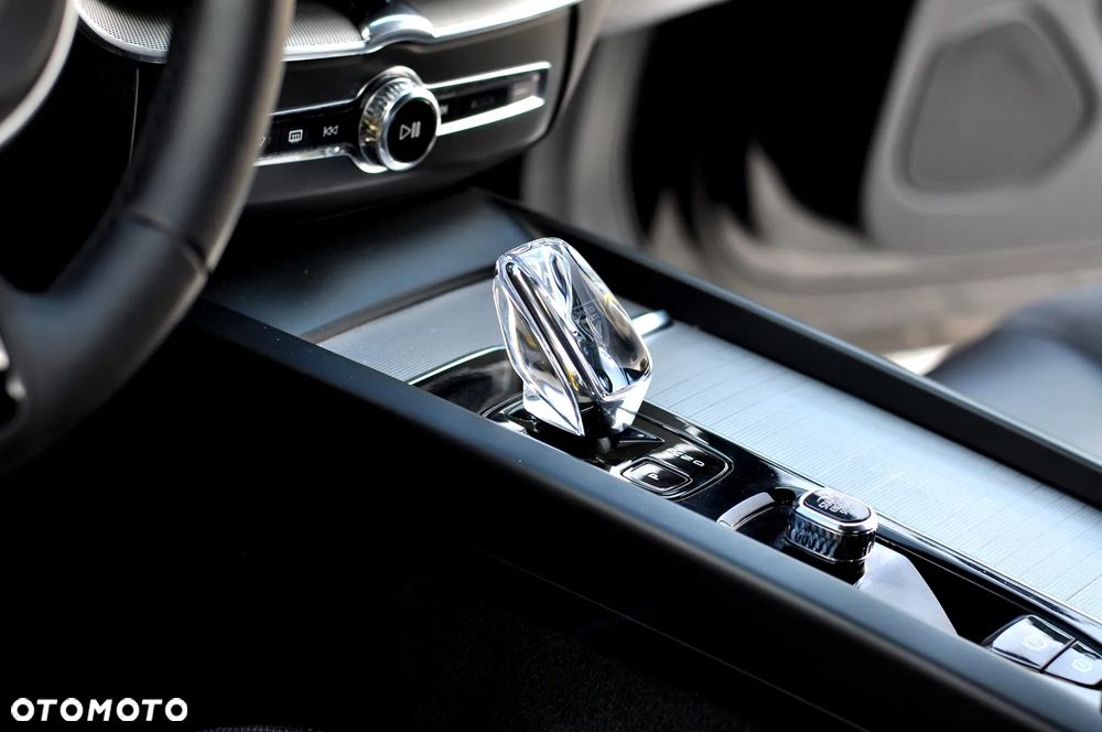 Volvo XC 60 B4 D Ultimate Dark - 22